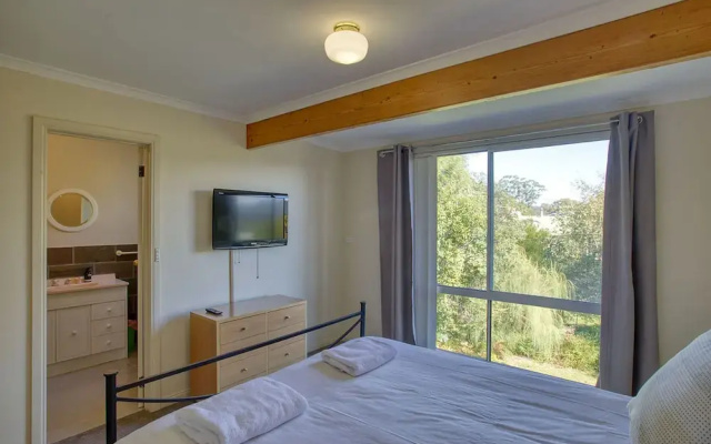 Cockatoo Cabin
