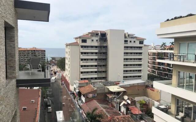 Condo L268  By Trvl2Hm