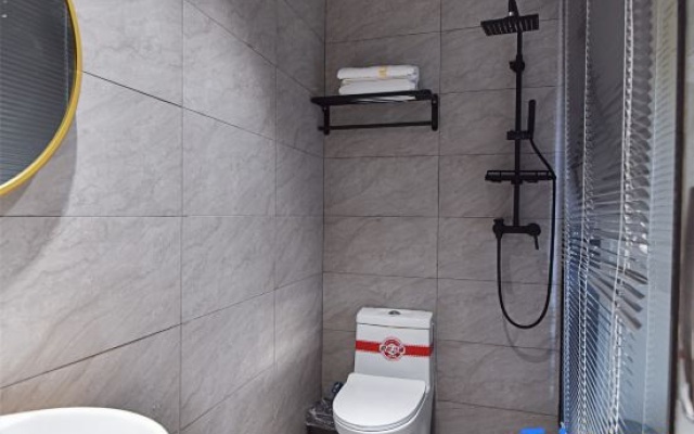 Luoyang Binyue Inn – Bathroom – Luoyang