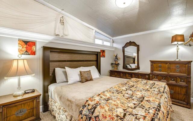 Beachwood Condos & Resort