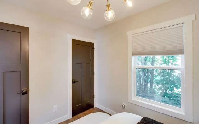 Stylish 'crosby Cottage' - 1 Mi to Serpent Lake!