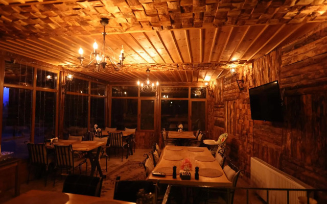 Rose Valley Hotel