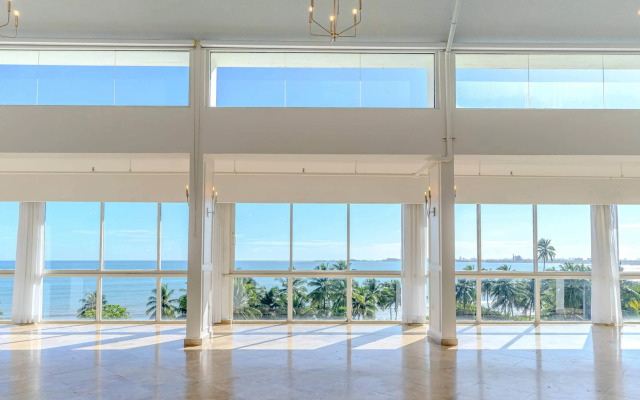 Comfort Inn & Suites Levittown