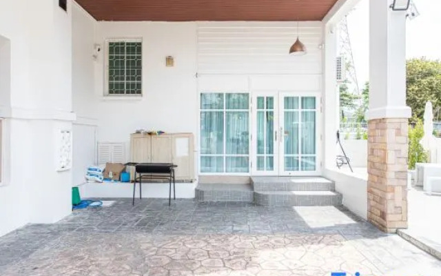 tropical private pool villa