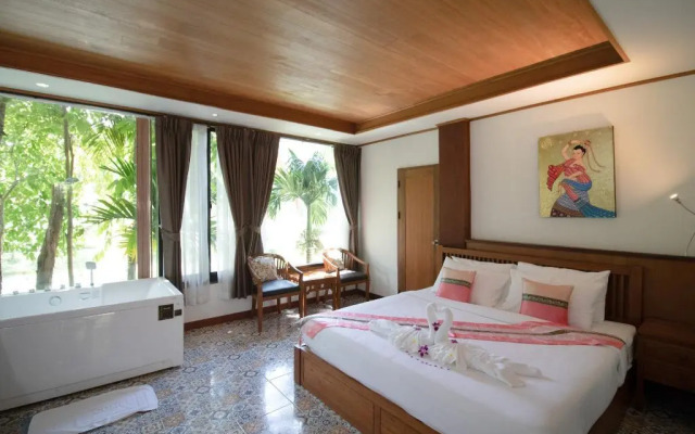 Royal Train Garden Resort By Zuzu