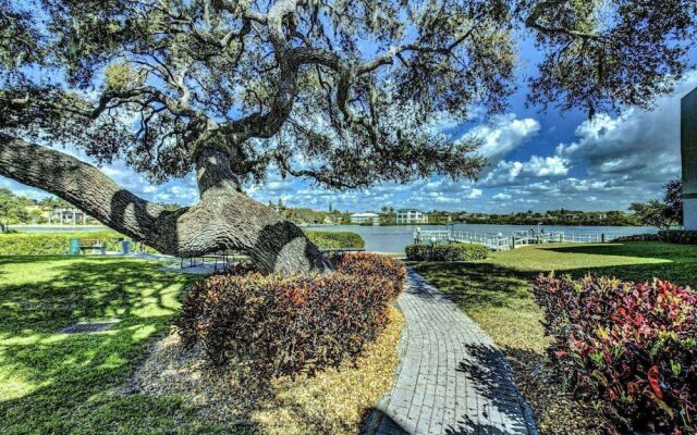 Bay Oaks C Second Floor