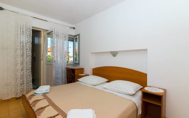 Rooms Holiday Vibes