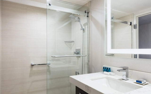 Delta Hotels by Marriott Vancouver Downtown Suites