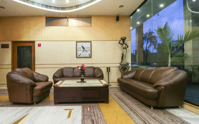 Capital O 5439 Hotel Shiraaz