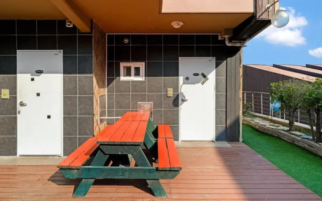 Geojedo Pilos Ocean View Pension