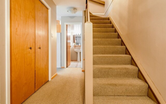 CENTRALLY Located 3-Br Home | TRUE Ski In/Out | FREE access to Pools & Hot Tubs