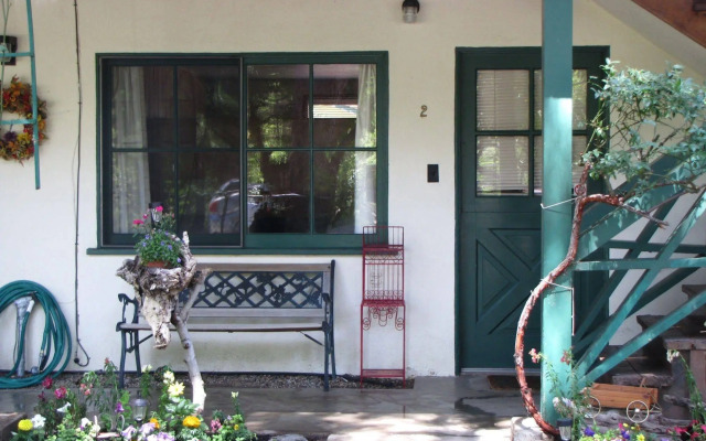 Kern Riverfront Lodge