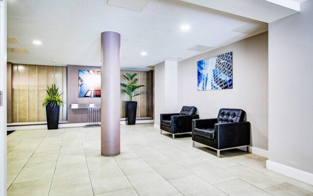 Modern Greenwich Flat With Parking