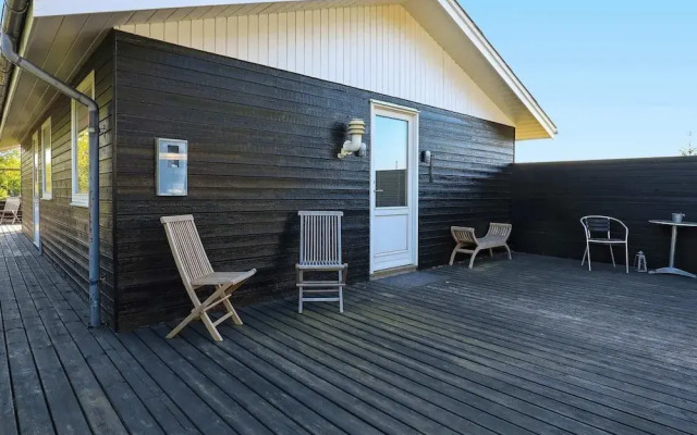 Peaceful Holiday Home in Storvorde near Sea