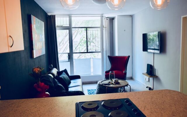 Central 1 Bedroom Apartment in Cape Town