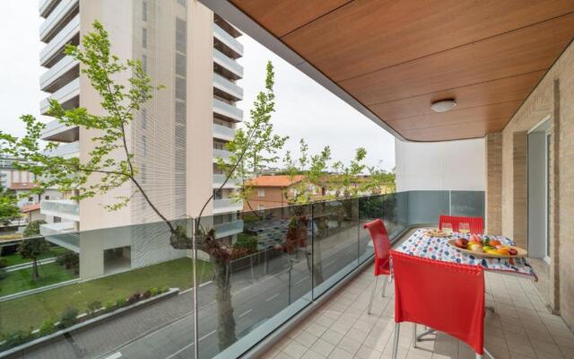 Elegant Residenza Monica Two Bedroom C6 Sleeps 6