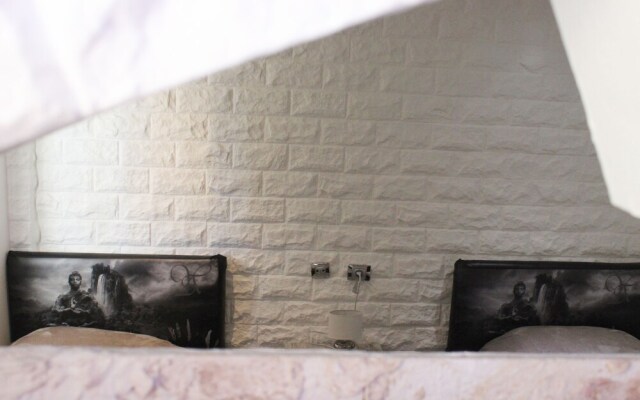 Buddha Apartment