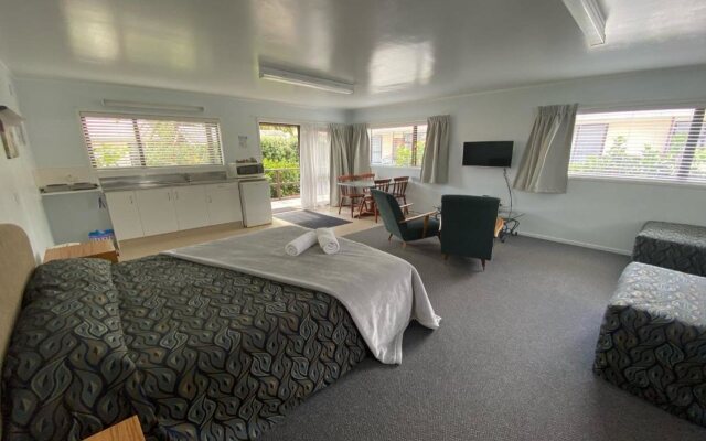 Opononi Lighthouse Motel
