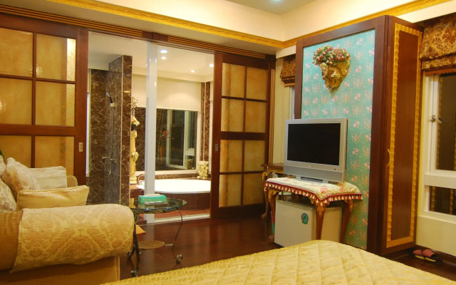 Ming-Jun Holiday Inn