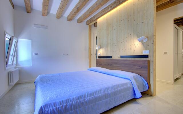 GRANDCANAL-GREEN new, 3pax, 2bath, fiber free wifi
