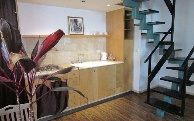 Nina Suites Hotel and Cafe