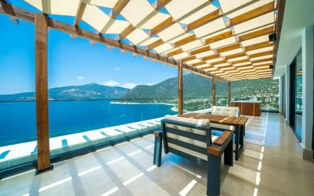 Lures Hotel