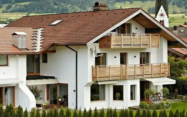 1 Porzig Modern Retreat