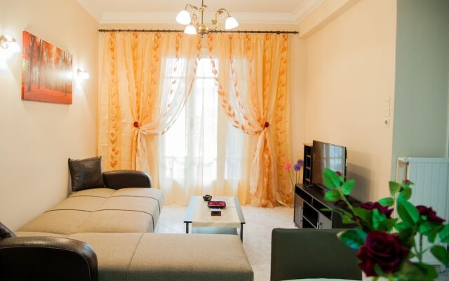 Bright Apt In Thisseio