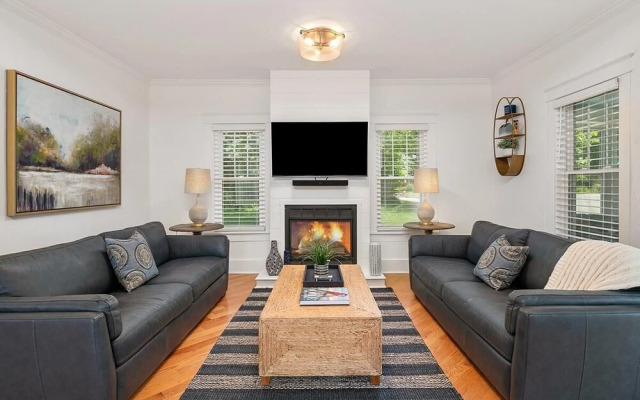 Saugatuck Harbor House