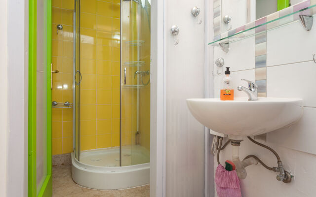 Roundabout Hostel - hostel