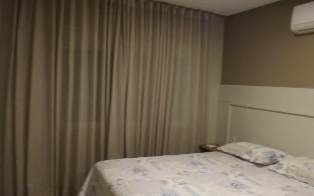 Cobertura com piscina aquecida/ Praia do Mariscal