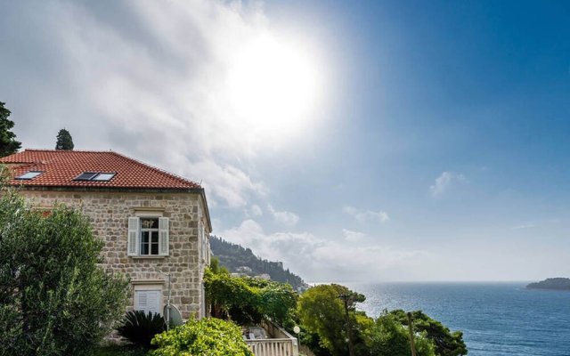 Serene Mansion in Dubrovnik With Private Terrace