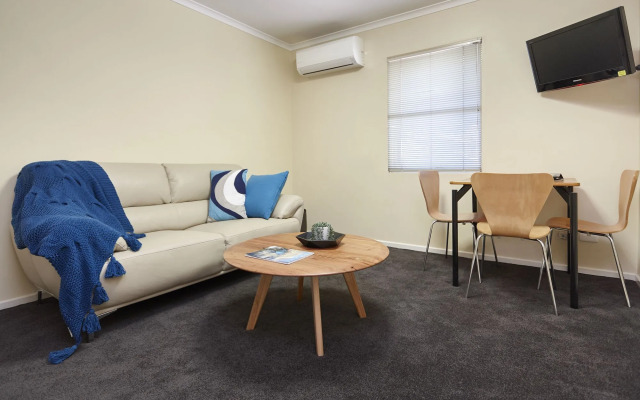 Elphin Motel & Serviced Apartments