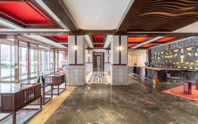 Rufeng Hotel (Qufu East High-speed Railway Station)