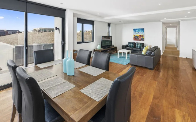 Pier Point 404- Luxe on Geelong Waterfront, 2 BDRM