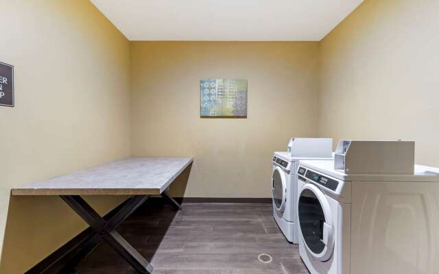 Best Western Airport Suites