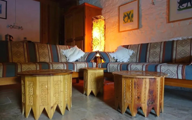 Maviay Hotel