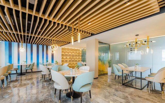 Atour Hotel Exhibition Center Guiyang