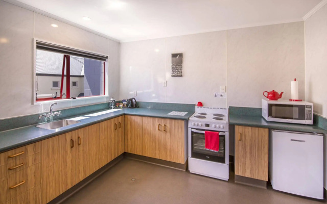 Amross Court Motor Lodge