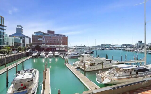 Gorgeous 2 Bedroom - Wynyard Quarter! Free Parking