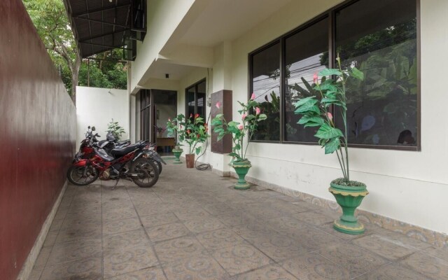 RedDoorz @ Malalayang 2 Manado
