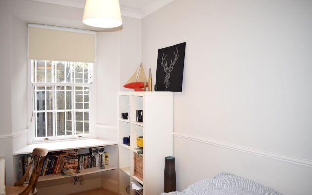 Spacious 2 Bedroom Inverleith Home With Garden