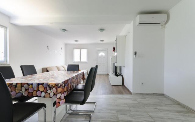 Apartments Ester in Lopar - island Rab