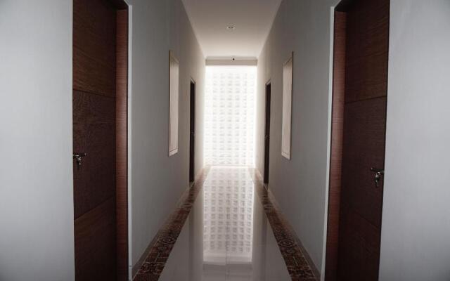 OYO 90023 Damar Kusumo Guest House