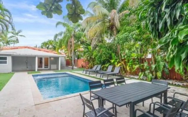 Villa Miami Poolside Paradise