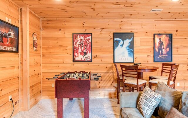 Bear Pause by Vtrips