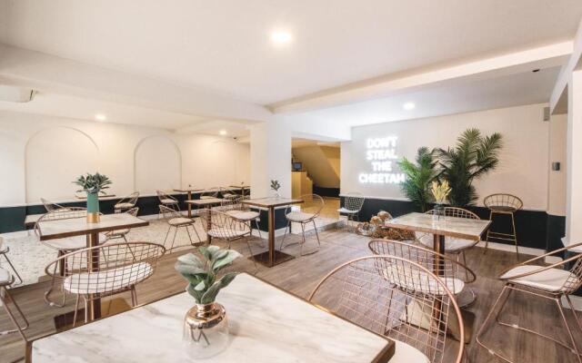 Theme Boutique Hotel