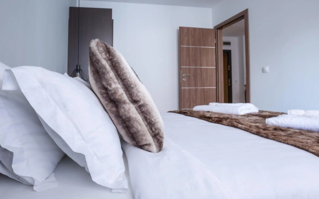 Lovely 1 Bedroom Apartment 5min FROM THE SKI LIFT!