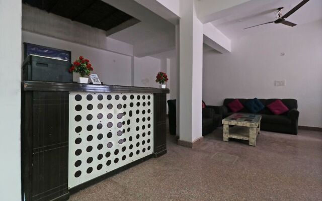 OYO 49486 Star Rooms