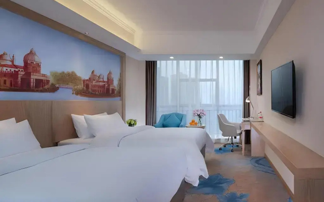 Vienna Hotel (Chongqing West Railway Station Baguocheng)